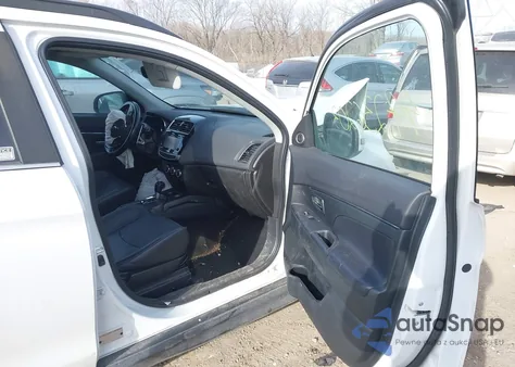 2016 Mitsubishi Outlander Sport 2.4 Gt z USA, uszkodzony, nr VIN JA4AR4AW4GZ042904